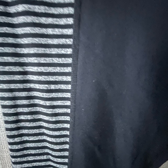 Velocity capris size XL - Picture 3 of 4